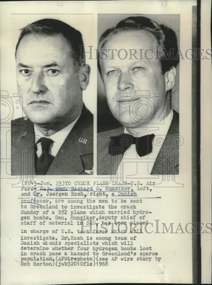 1968 Press Photo Major General Hunziker and Dr. Koch investigate B52 plane crash