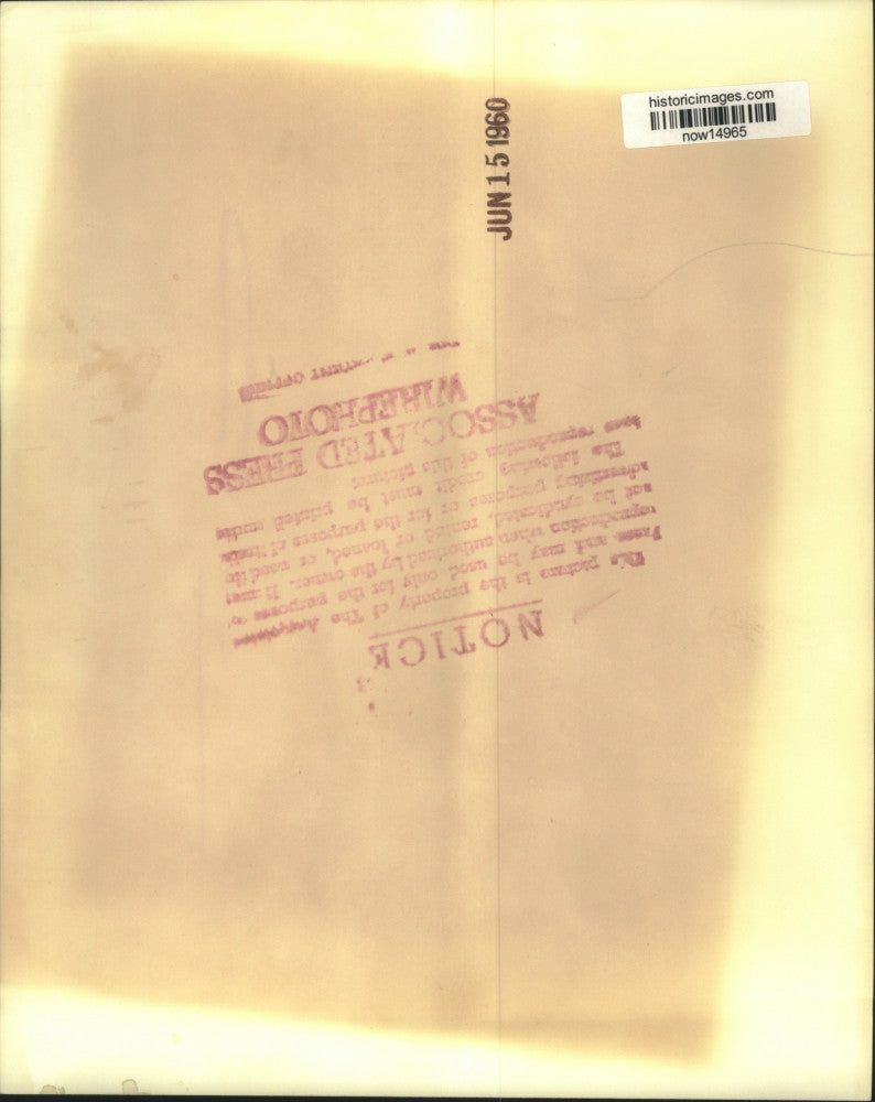 1960 Press Photo University of Illinois Professor and Mrs. Koch enter hearing