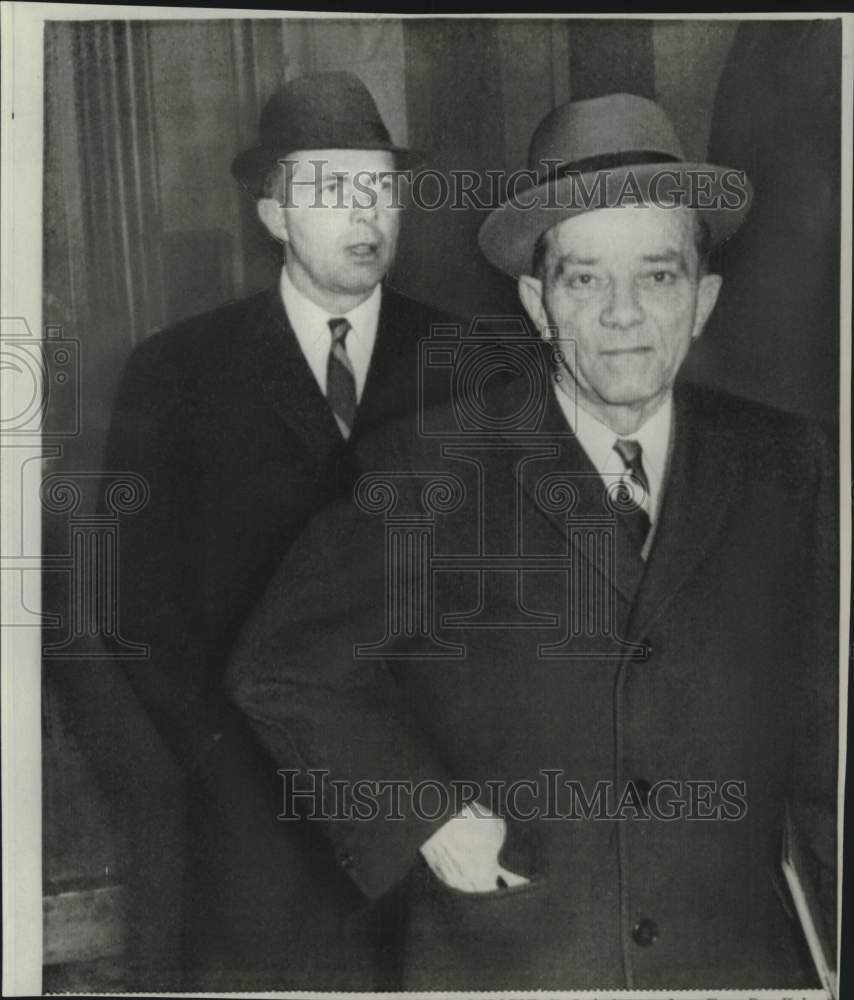 1966 Press Photo US Ambassador Foy Kohler and aide enters Soviet Ministry