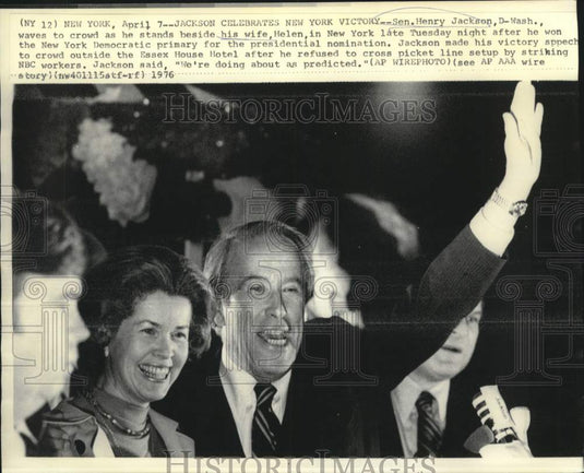 1976 Press Photo Senator and Mrs. Jackson celebrate New York victory.