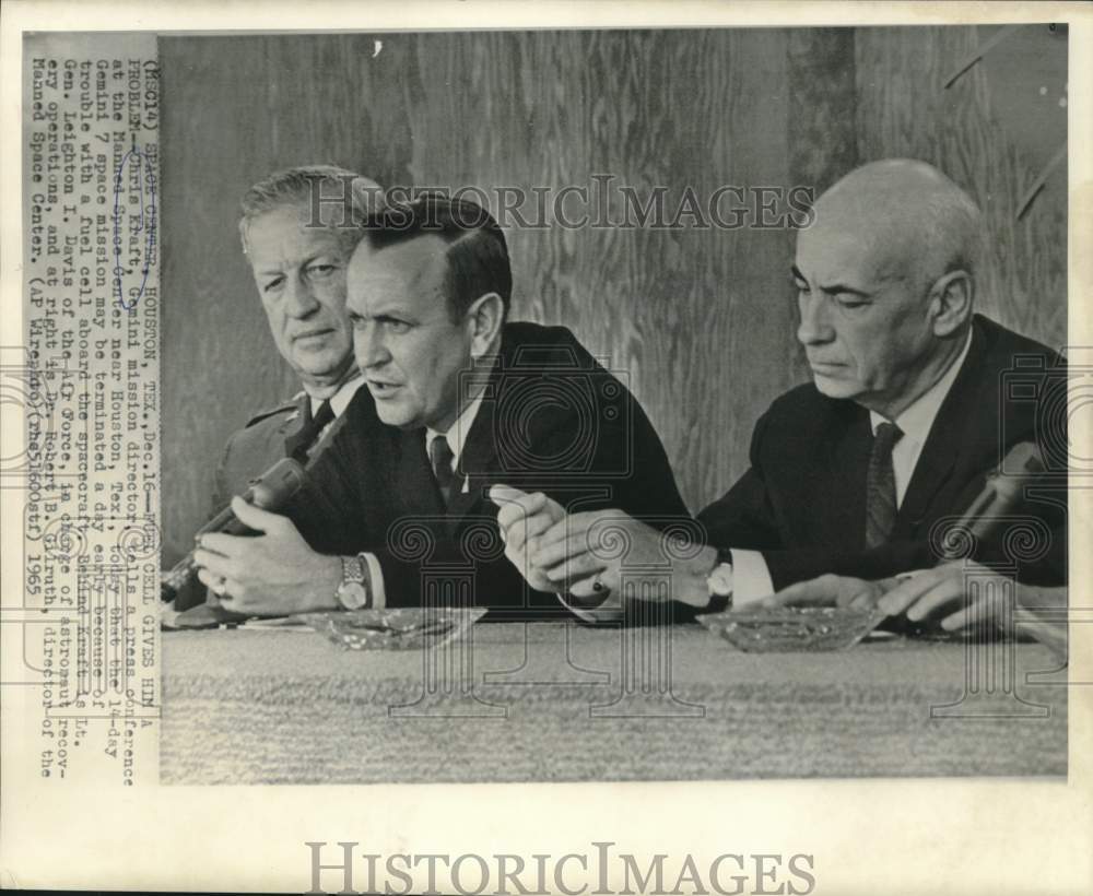 1965 Press Photo Gemini Mission Director Kraft and others at news conference.