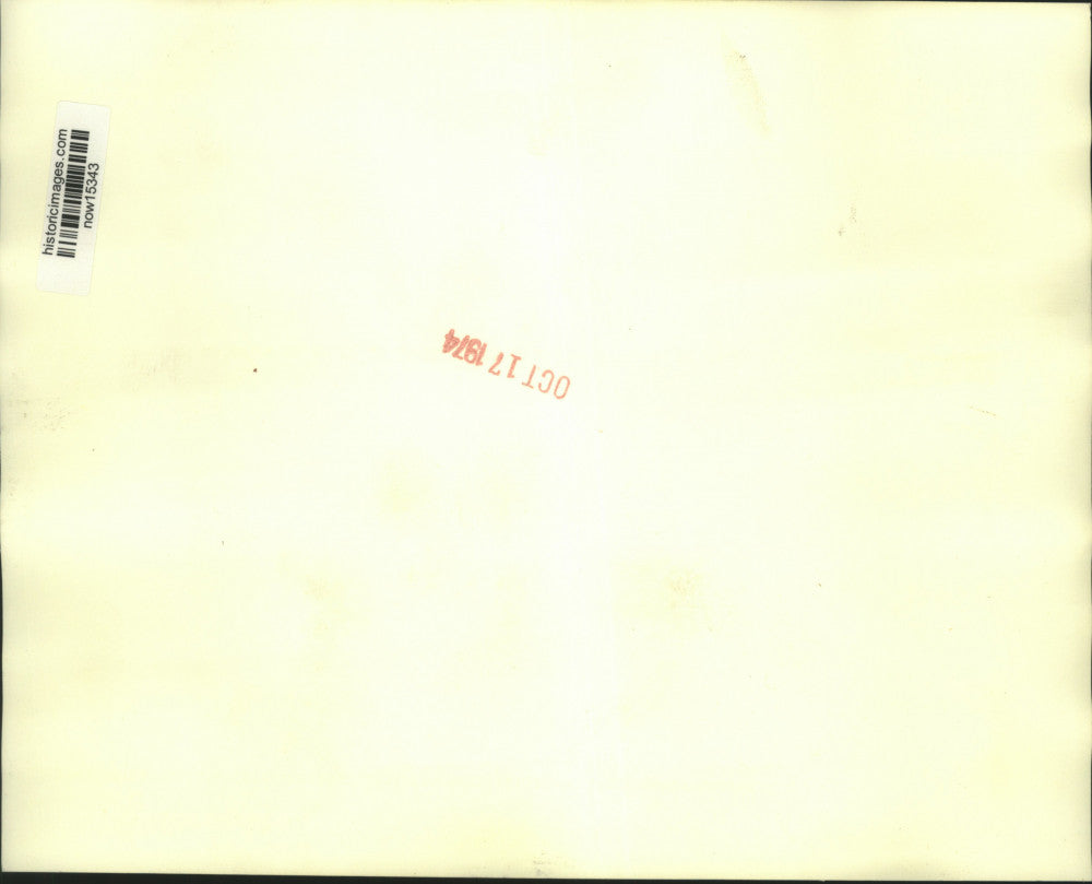 1974 Press Photo Armagh Jail prisoners hang signs from cell windows. - now15343