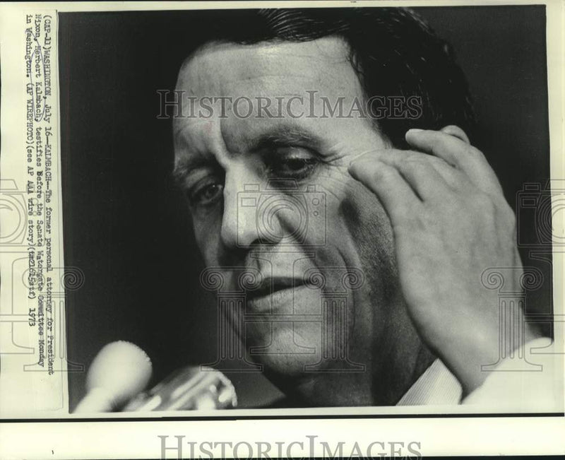 Load image into Gallery viewer, 1973 Press Photo Herbert Kalmbach testifies before Senate Watergate Committee

