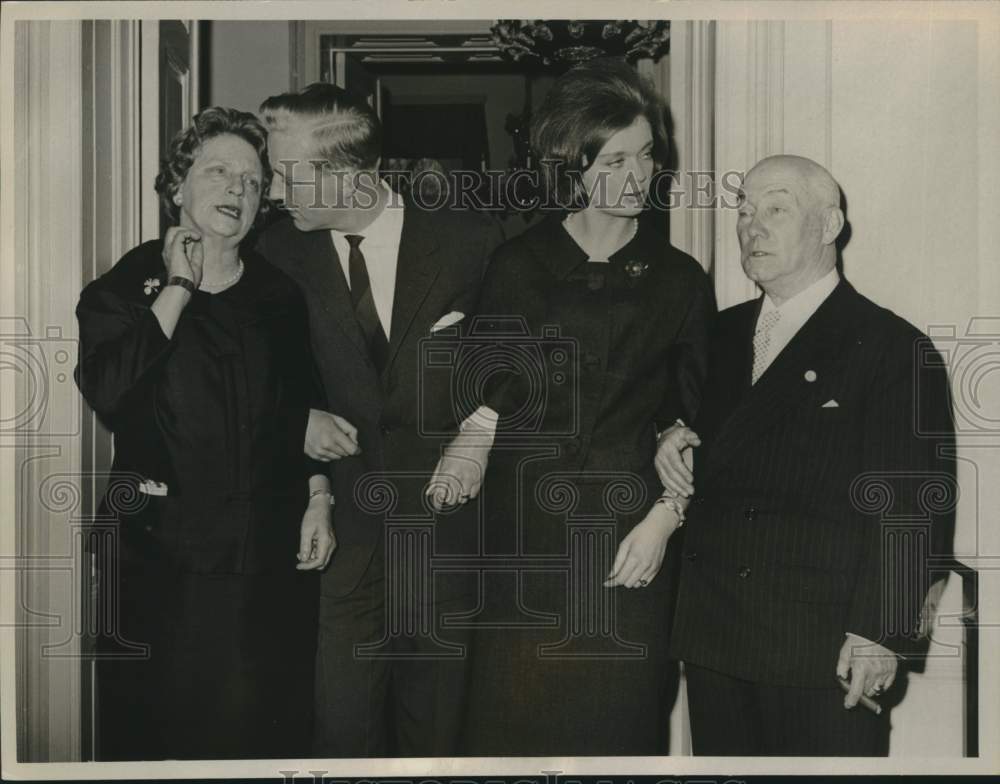 1961 Press Photo Princess Birgitta and Prince Johann with future in-laws.