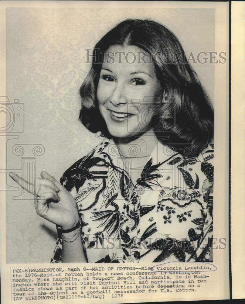1976 Press Photo Victoria Laughlin, 1976-Maid-of-Cotton at news conference