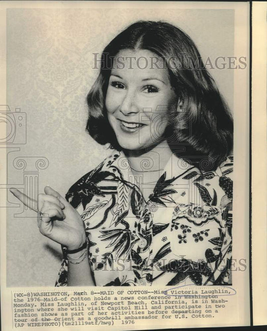 1976 Press Photo Victoria Laughlin, 1976-Maid-of-Cotton at news conference