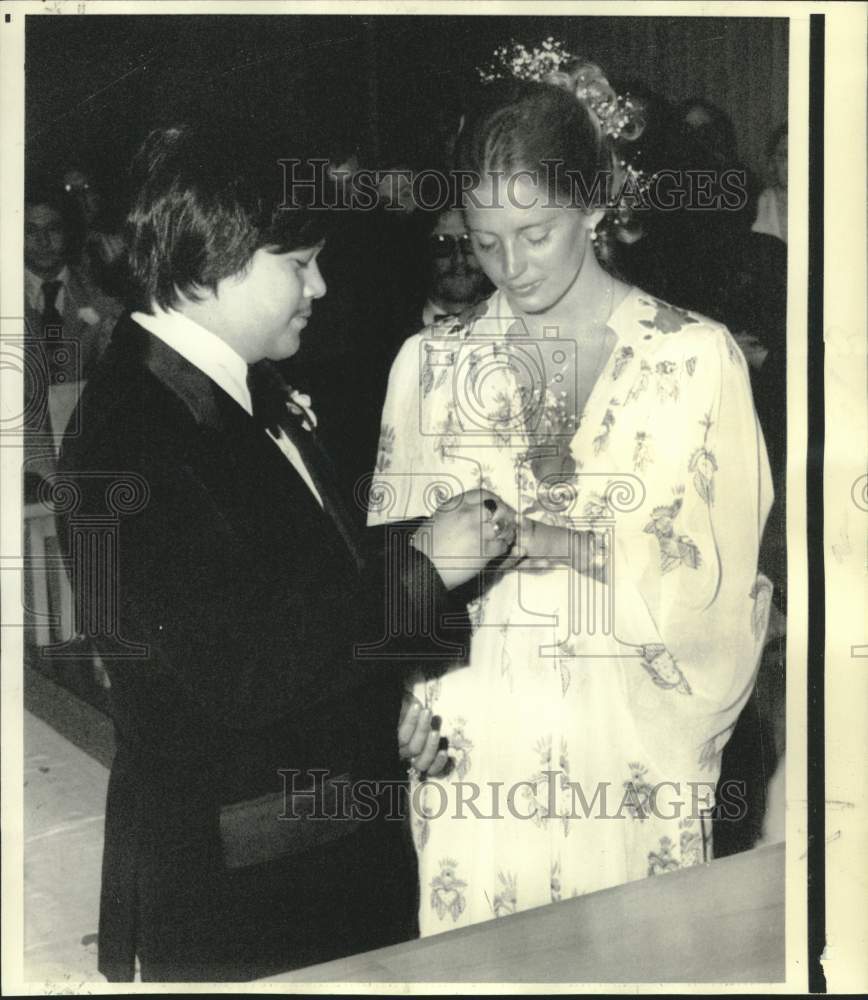 1974 Press Photo Divine Light Mission Guru Maharj Ji weds Marolyn Johnson