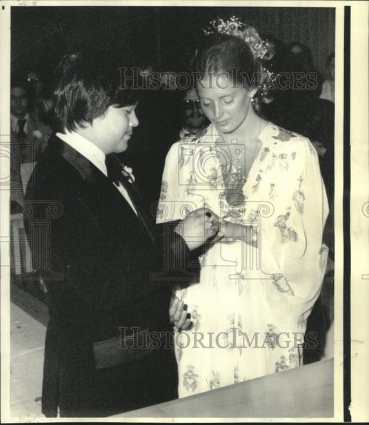 1974 Press Photo Divine Light Mission Guru Maharj Ji weds Marolyn Johnson