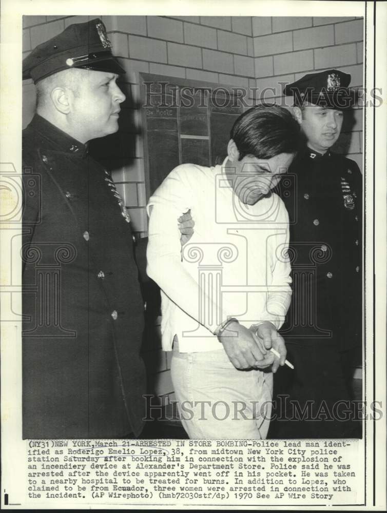 Load image into Gallery viewer, 1970 Press Photo Roderigo Emelio Lopez arrested in New York store bombing
