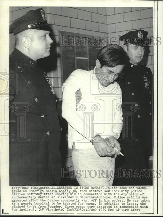 1970 Press Photo Roderigo Emelio Lopez arrested in New York store bombing