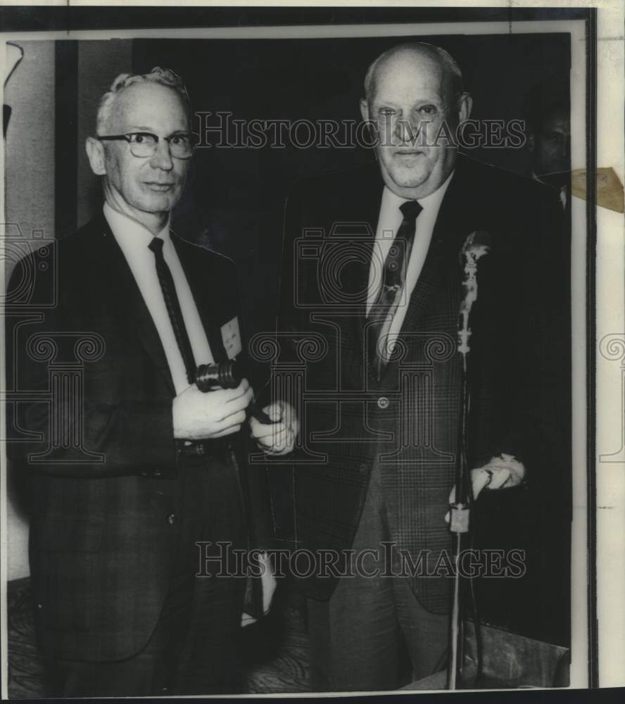 1966 Press Photo Eugene Johnson and C.E. Shumate at State Highway Convention.