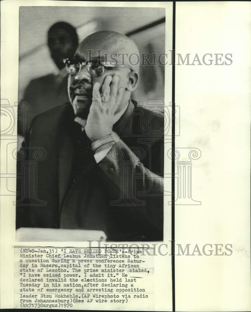 Load image into Gallery viewer, 1970 Press Photo Lesotho Prime Minister Chief Leabua Jonathan at news conference
