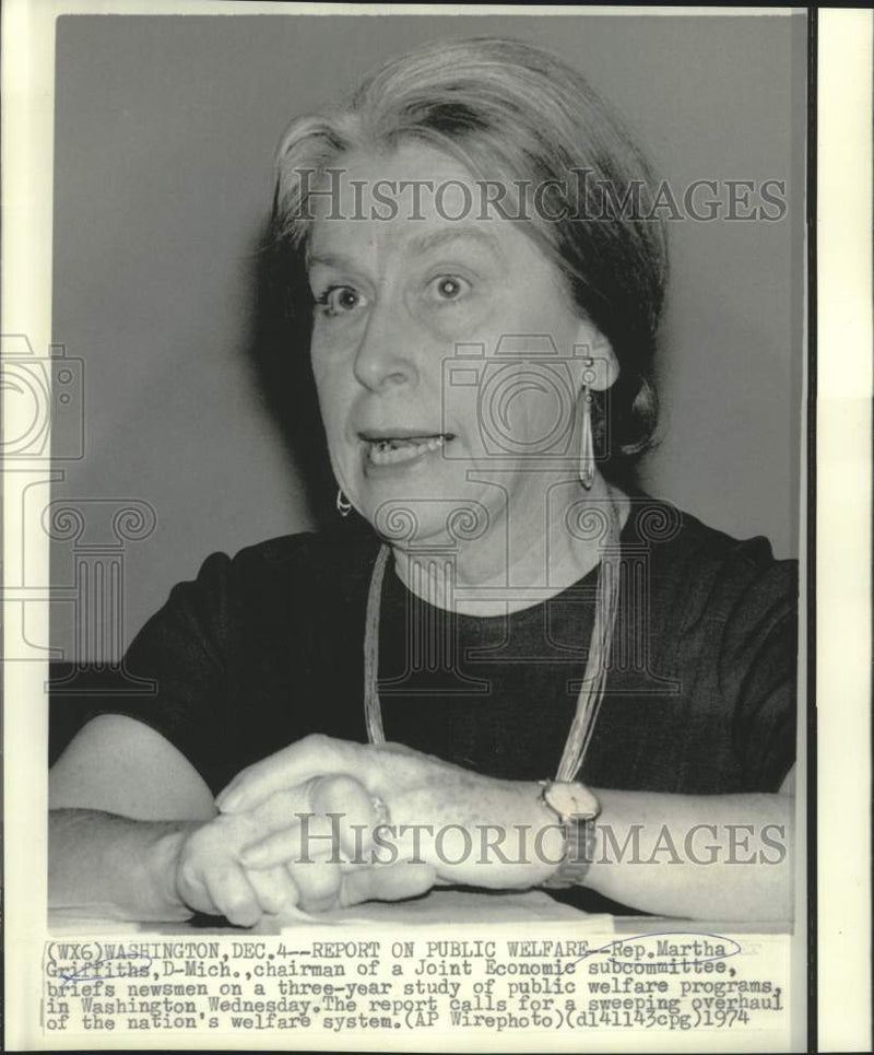 Load image into Gallery viewer, 1974 Press Photo D.C.-Joint Economic Subcommittee chairman Martha Griffiths
