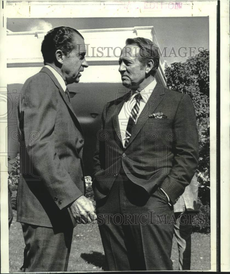 Load image into Gallery viewer, 1969 Press Photo Art Linkletter meets with President Nixon at White House.
