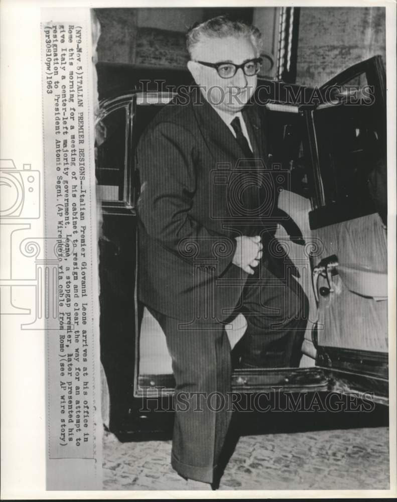 1963 Press Photo Italian Premier Giovanni Leone arrives at Rome office