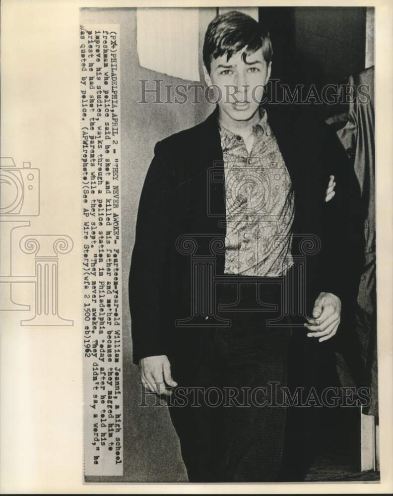 1962 Press Photo William Jeanni walks through police station in Philadelphia