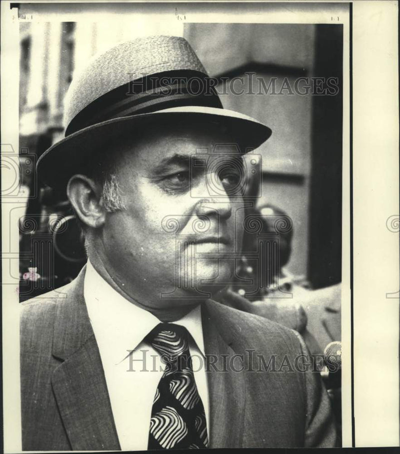 Load image into Gallery viewer, 1972 Press Photo Attorney Benjamin Lipsitz appointed to defend Bremer.
