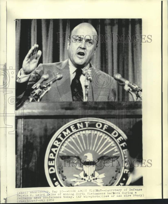 1972 Press Photo Defense Secretary Melvin Laird at Pentagon news conference.