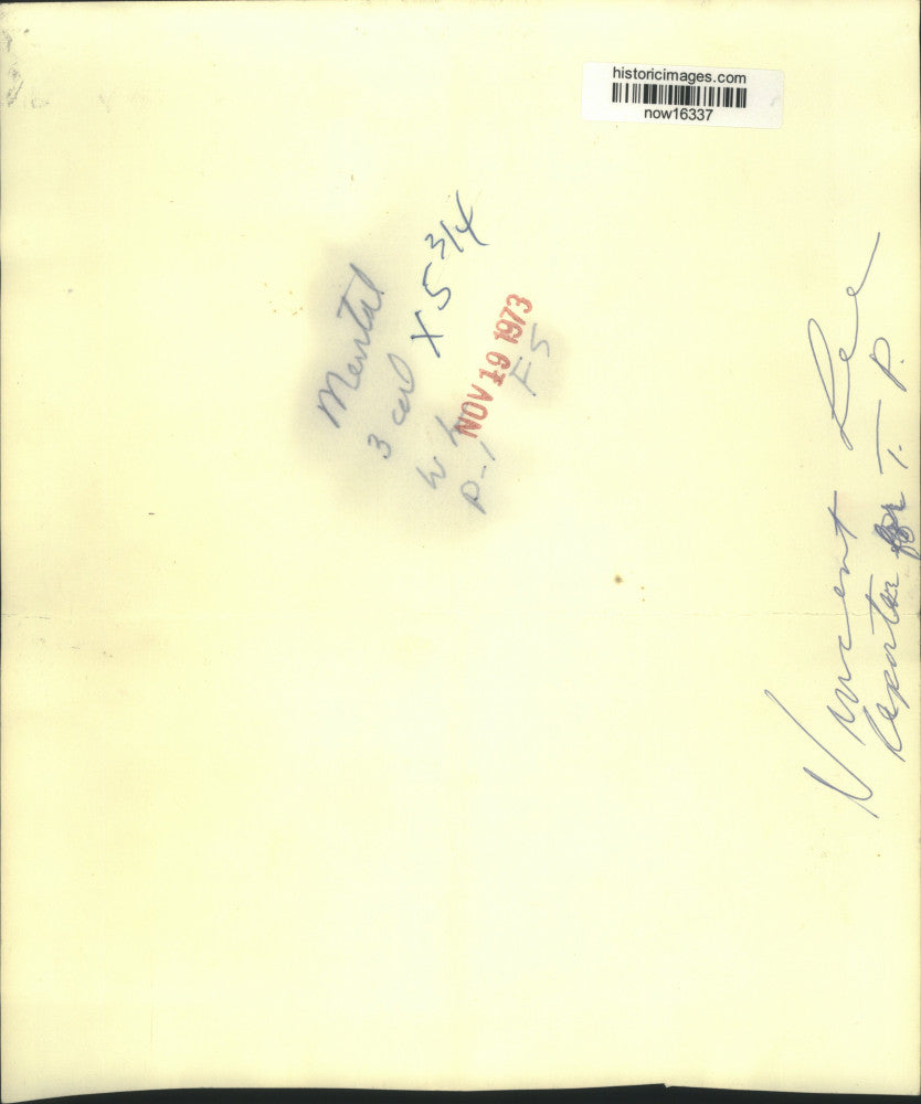 1973 Press Photo Vincent Lee, reporter for Times Picayune receives plaque