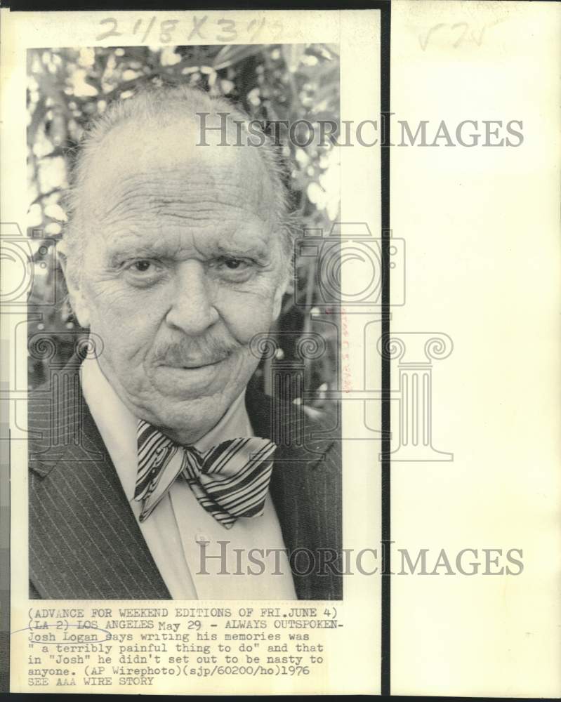 1976 Press Photo Josh Logan writes his memories in book &quot;Josh.&quot; - now16471