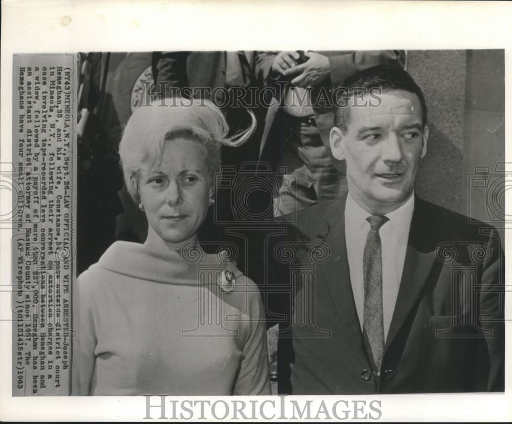 1963 Press Photo Law official Joseph Heneghan and wife outside New York court