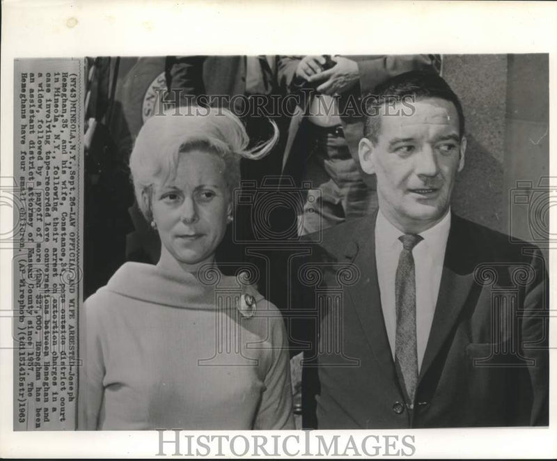 Load image into Gallery viewer, 1963 Press Photo Law official Joseph Heneghan and wife outside New York court
