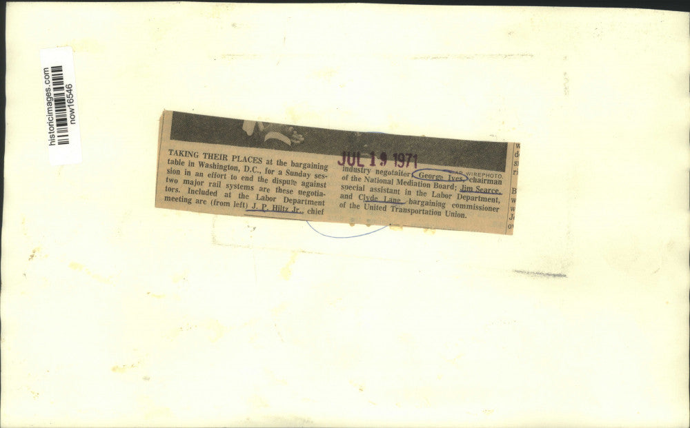 1971 Press Photo George Ives and other rail dispute negotiators in Washington