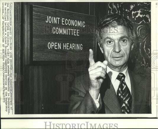 1973 Press Photo National Urban Coalition's Sol Linowitz with Washington newsmen