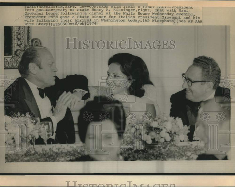 Load image into Gallery viewer, 1974 Press Photo President Ford and Kissinger converse with Mrs. Leone of Italy
