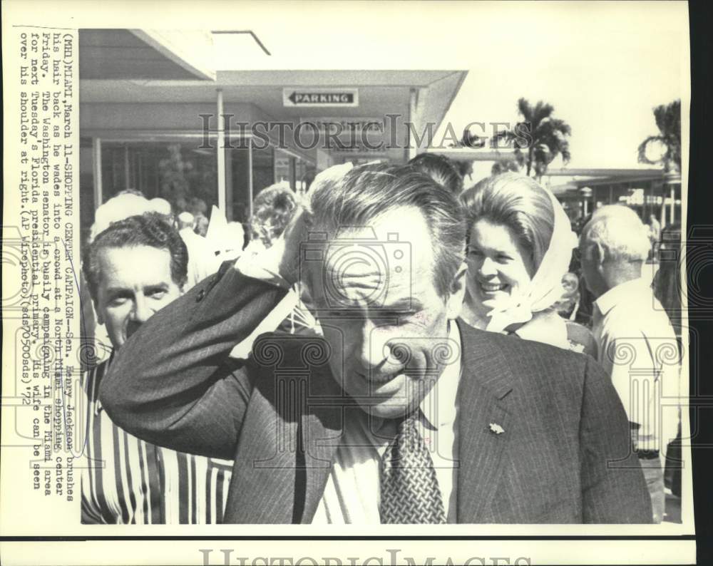 1972 Press Photo Senator and Mrs. Jackson campaign at Miami shopping center