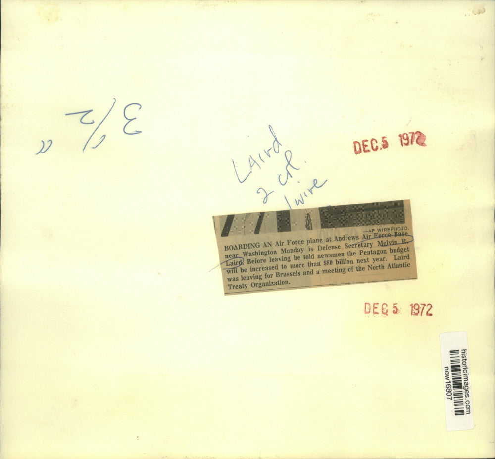 1972 Press Photo Defense Secretary Laird board Air Force plane at Andrews AFB.