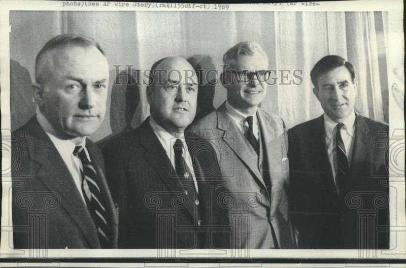 Load image into Gallery viewer, 1969 Press Photo Defense Secretary Laird with Pentagon administrative team
