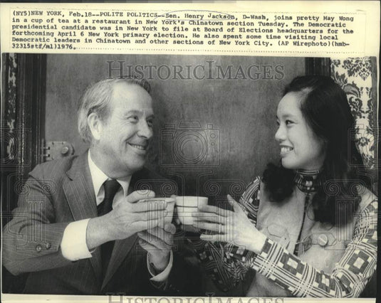 1976 Press Photo Senator Henry Jackson shares tea with May Wong in New York