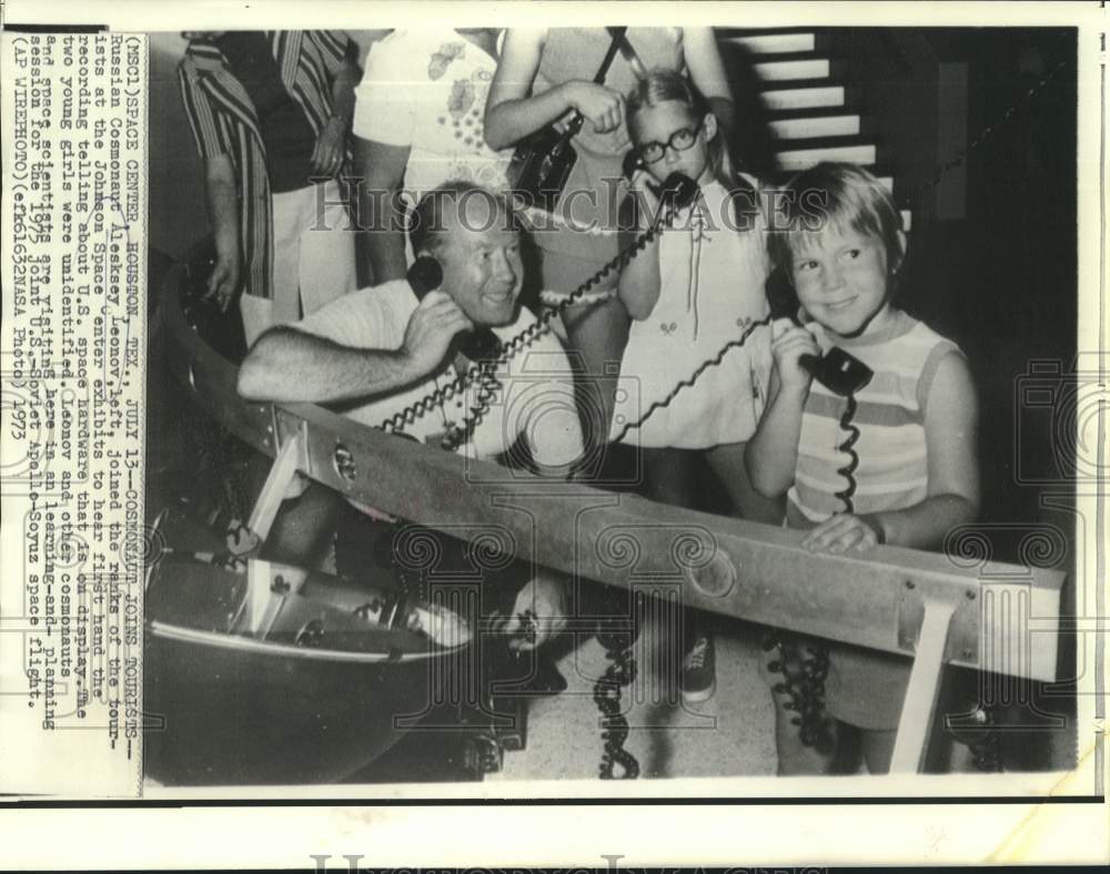 1973 Press Photo Houston -Cosmonaut Alexei Leonov touring Johnson Space Center