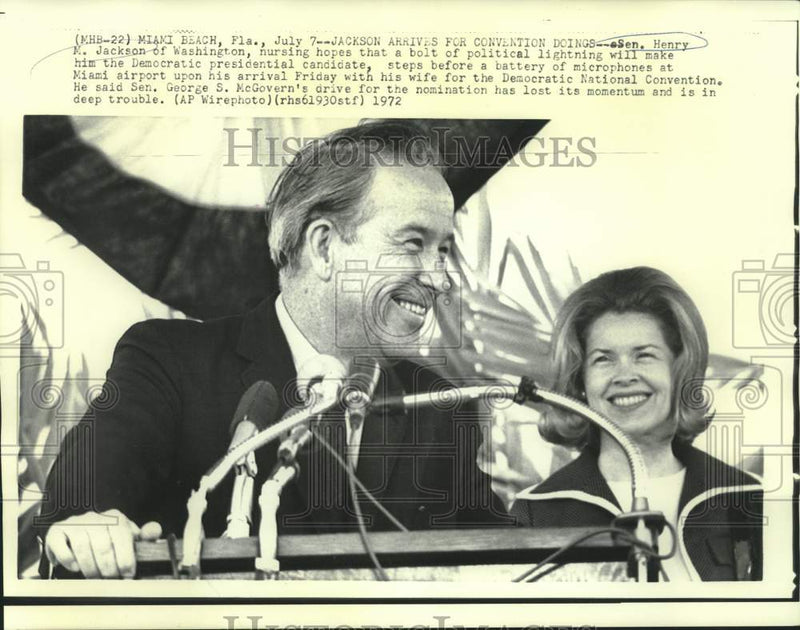 Load image into Gallery viewer, 1972 Press Photo Senator and Mrs. Henry Jackson arrive at Miami airport
