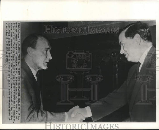 1965 Press Photo Hungary's Janos Kadar greets AP writer Preston Grover