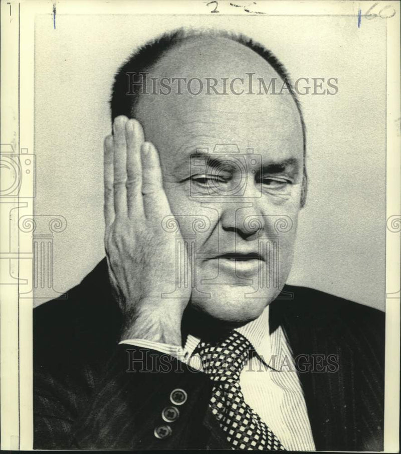 Load image into Gallery viewer, 1971 Press Photo Secretary of Defense Melvin Laird at Press Conference, Wash. DC
