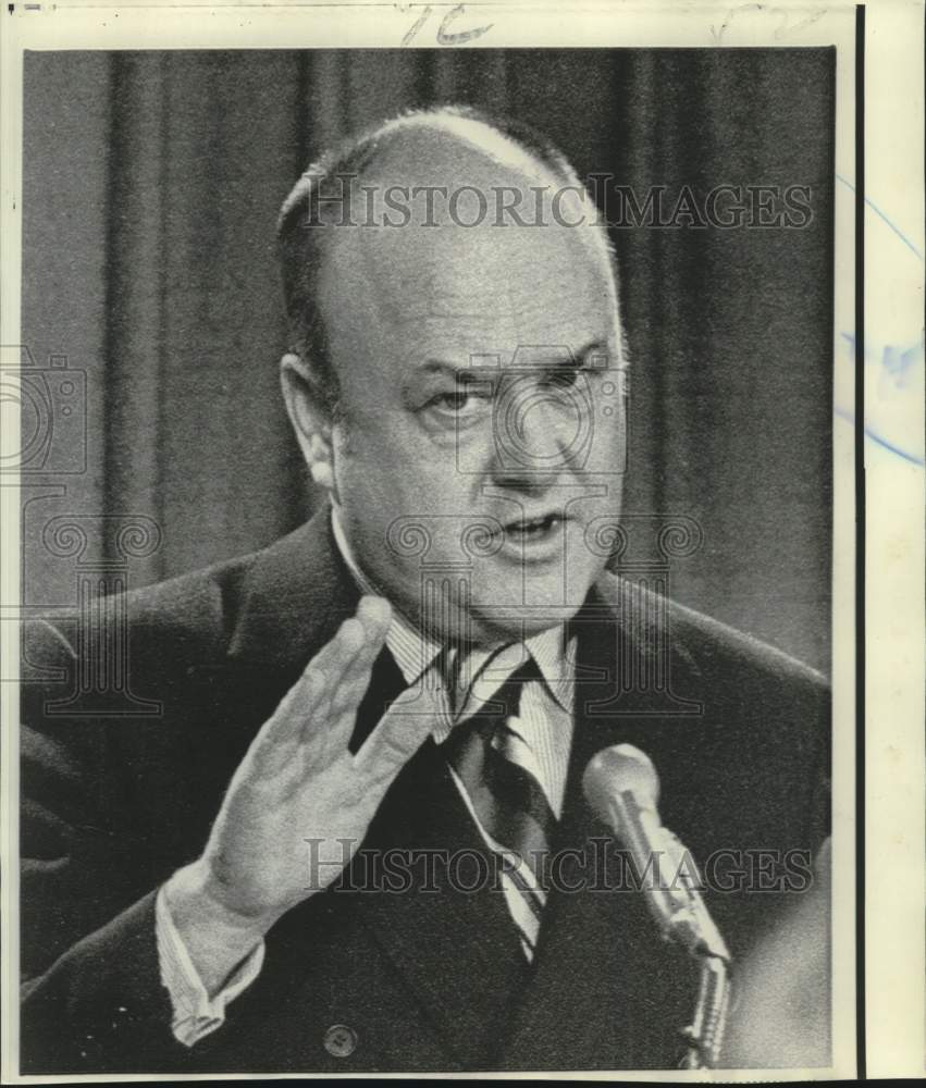 1970 Press Photo Defense secretary Melvin Laird speaking, portrait - now17383