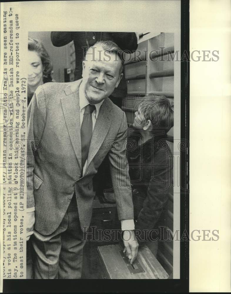 1972 Press Photo Danish Premier Jens Otto Krag cast his vote for EEC referendum