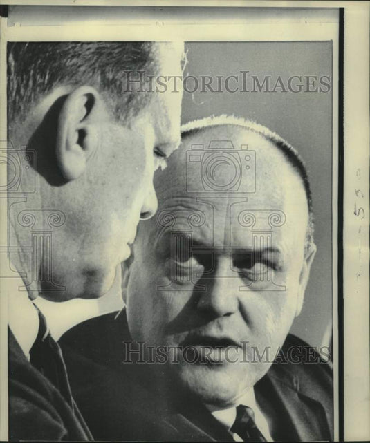 1966 Press Photo Congressmen Melvin Laird and Gerald Ford at press conference