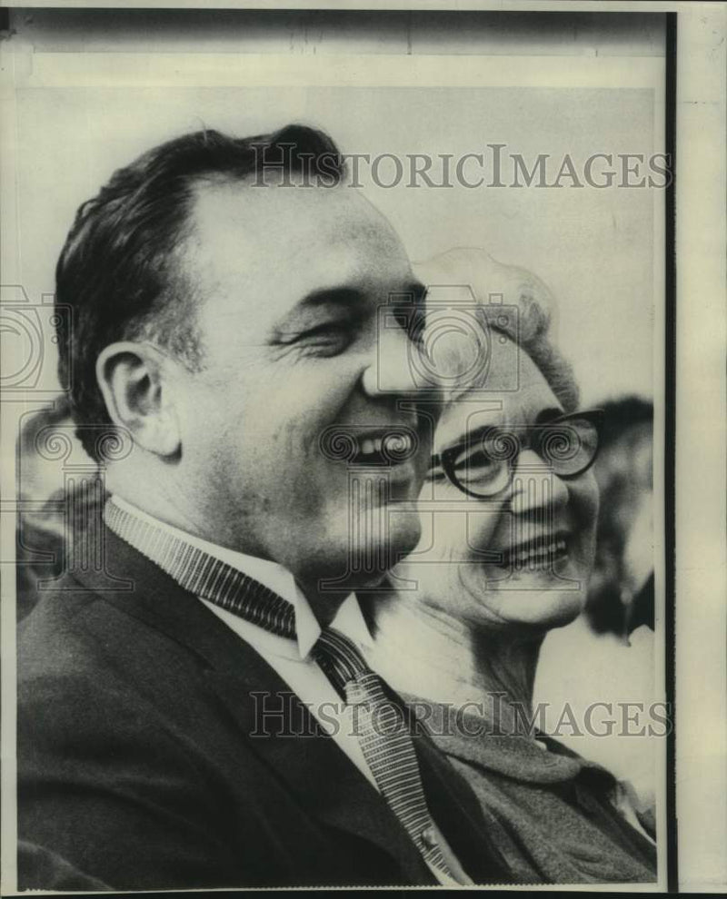 Load image into Gallery viewer, 1967 Press Photo Florida Governor Claude Kirk &amp; his mother, Mrs. Claude Kirk Sr.
