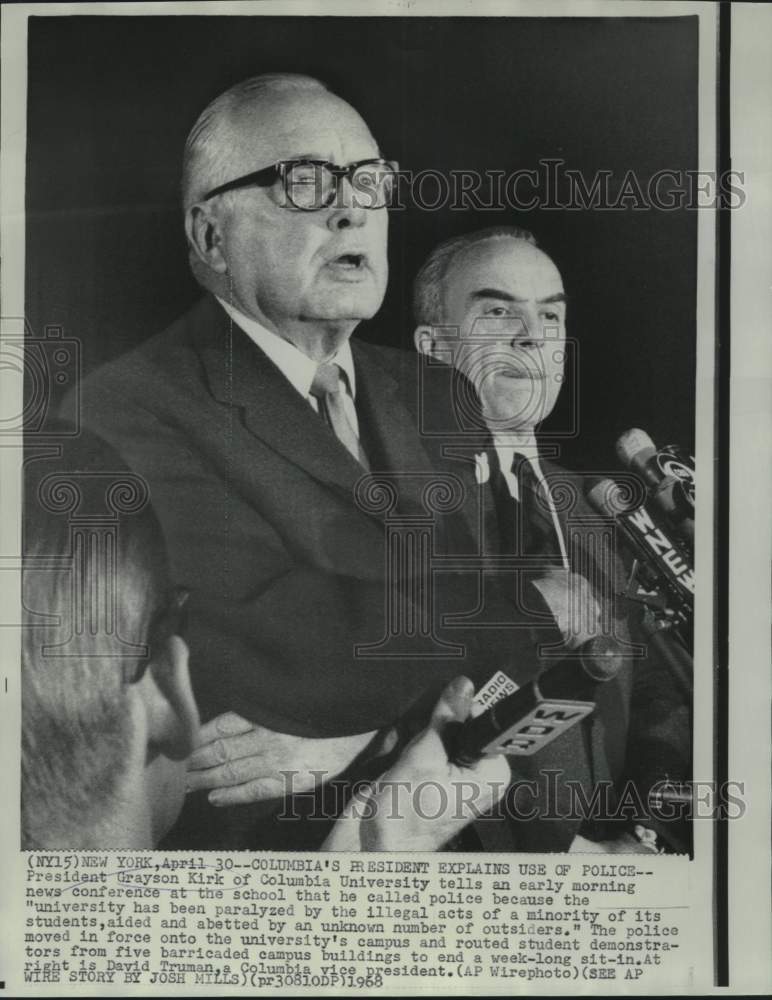 1968 Press Photo Columbia's President Grayson Kirk and David Truman with newsmen
