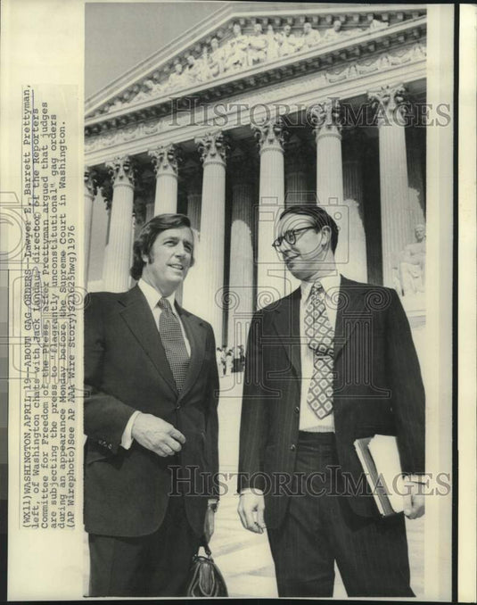 1976 Press Photo E. Barrett Prettyman and Jack Landau chat in Washington