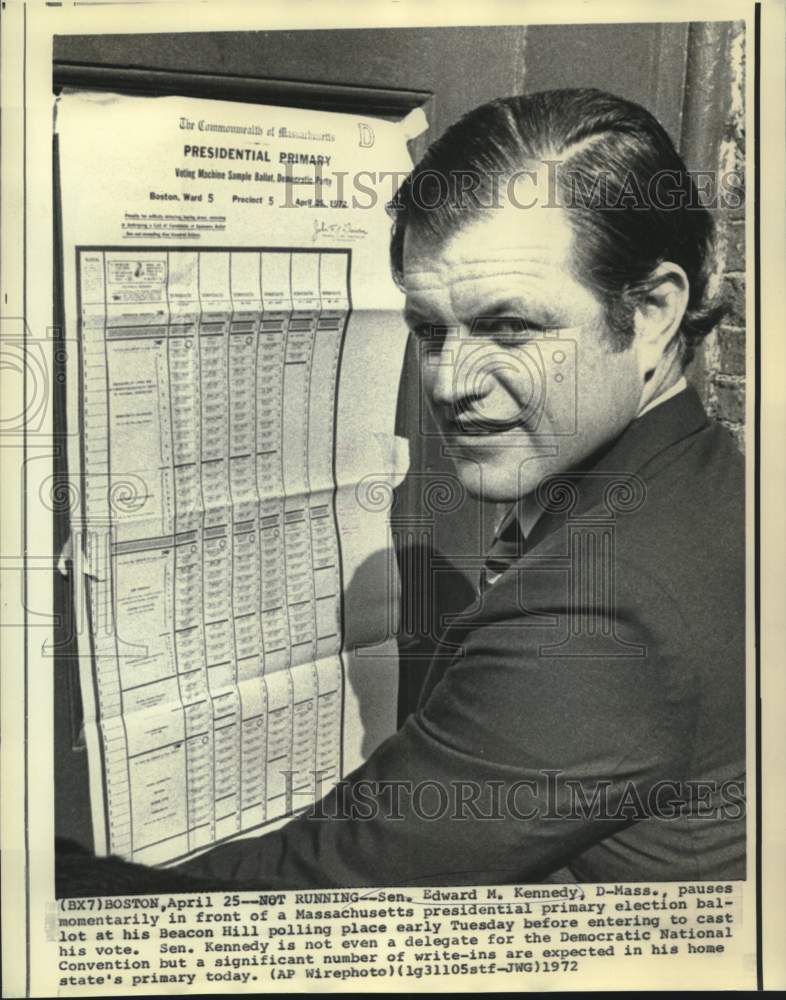 1972 Press Photo Senator Edward Kennedy cast his vote at Beacon Hill polls.