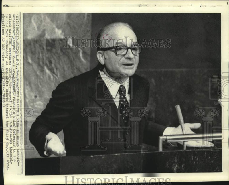 Load image into Gallery viewer, 1971 Press Photo Ambassador Kosciusko-Morizet speaks at United Nation's Assembly
