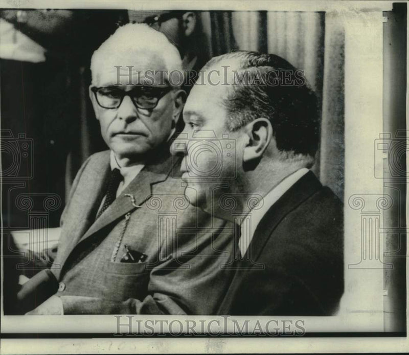 Load image into Gallery viewer, 1967 Press Photo Senators Thomas Dodd and Russell Long in Washington - now18145
