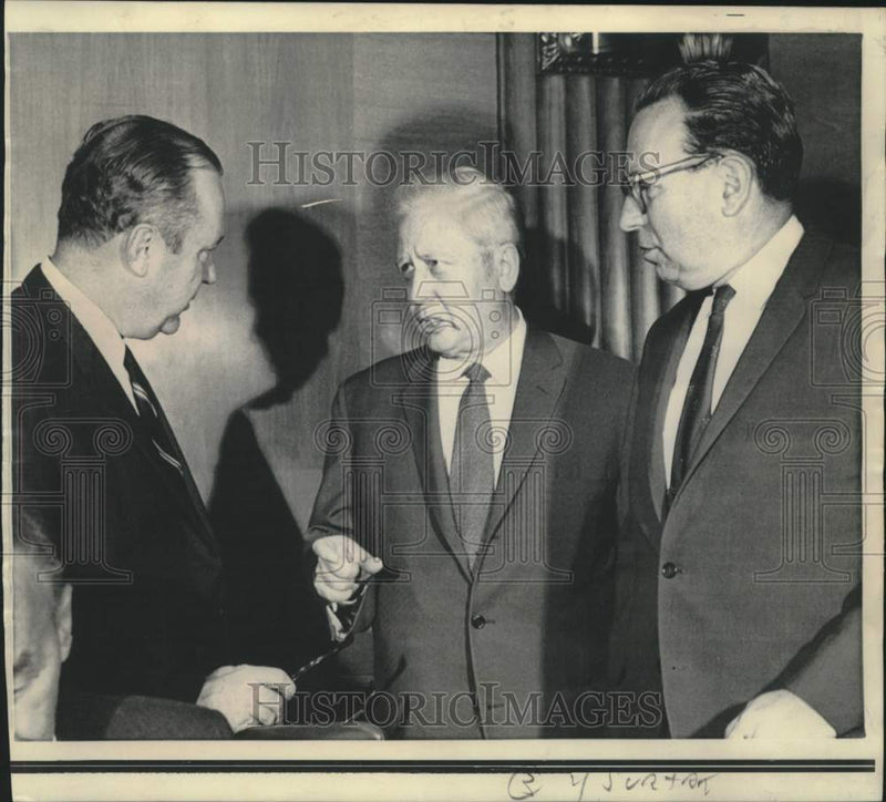 Load image into Gallery viewer, 1969 Press Photo Senator Russell Long and others at Washington committee meeting
