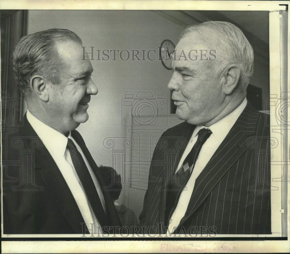 1969 Press Photo Russell Long and Senator Friday talk in Washington - now18164
