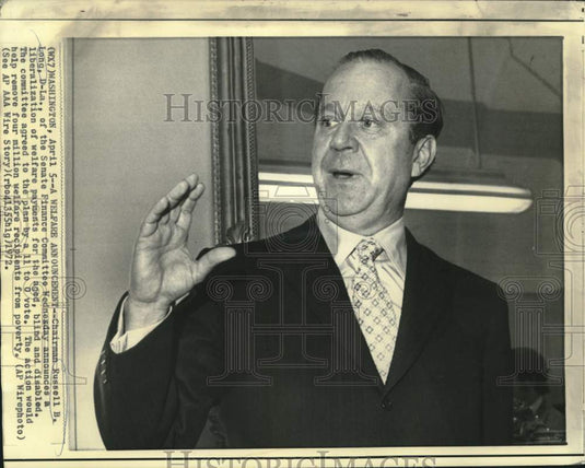 1972 Press Photo Russell Long of Louisiana announces liberalization of welfare