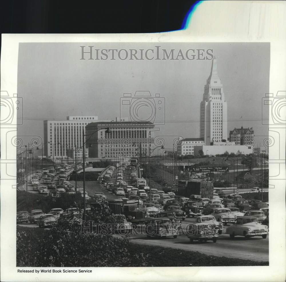 1968 Press Photo Los Angeles Freeway on a clear day - now18235